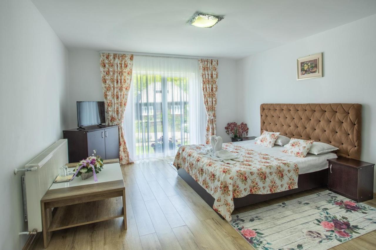 Hotel Casa Ina Moisei Esterno foto