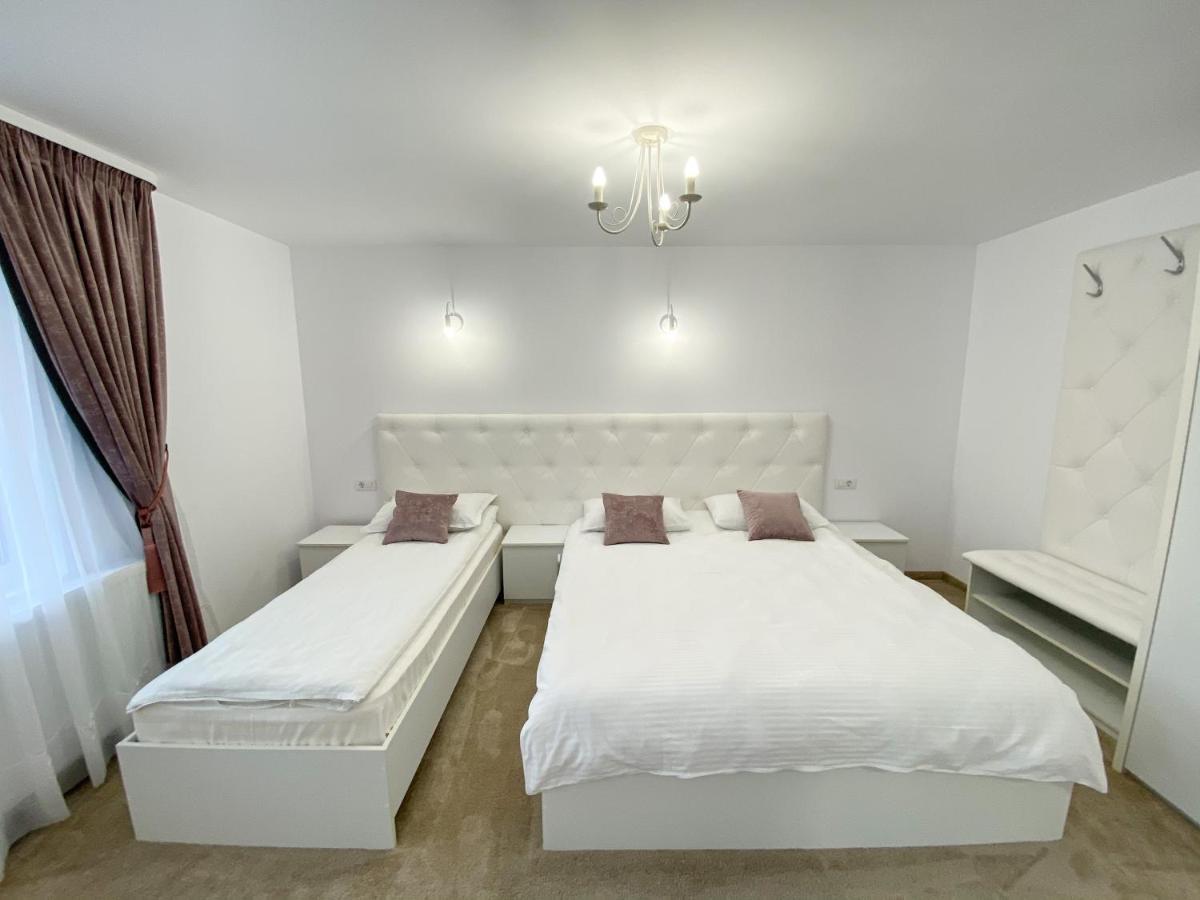 Hotel Casa Ina Moisei Esterno foto